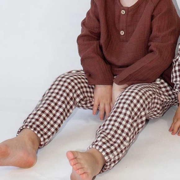 Quincy Mae Woven Pant - Plum Gingham - Picture 2 of 2